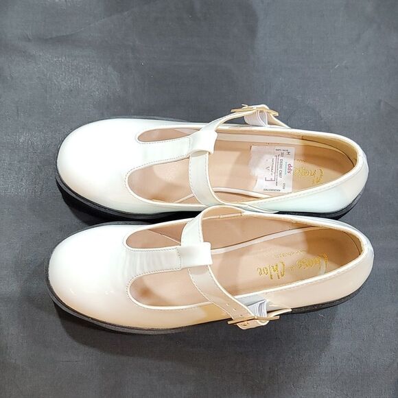 BRAND NEW CHASE &CHLOE FAUX PATENT LEATHER T-STRAP MARY JANE HEELS - Picture 6 of 16